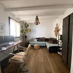 فيلة La Belle Vue *